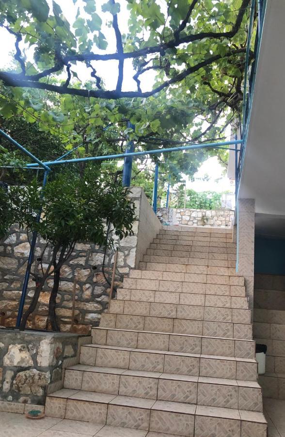 Dina House Apartment ฮีมาเรอ ภายนอก รูปภาพ