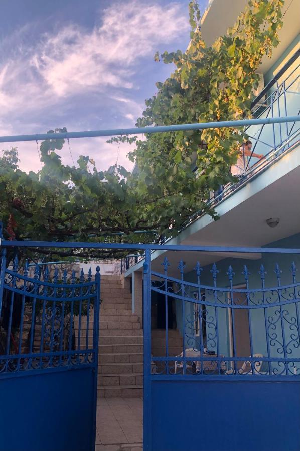Dina House Apartment ฮีมาเรอ ภายนอก รูปภาพ